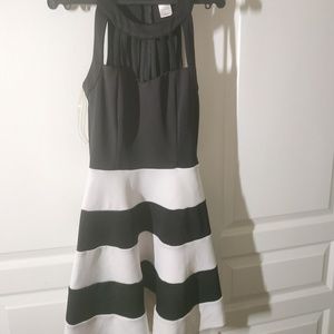 Semiformal black/white dress